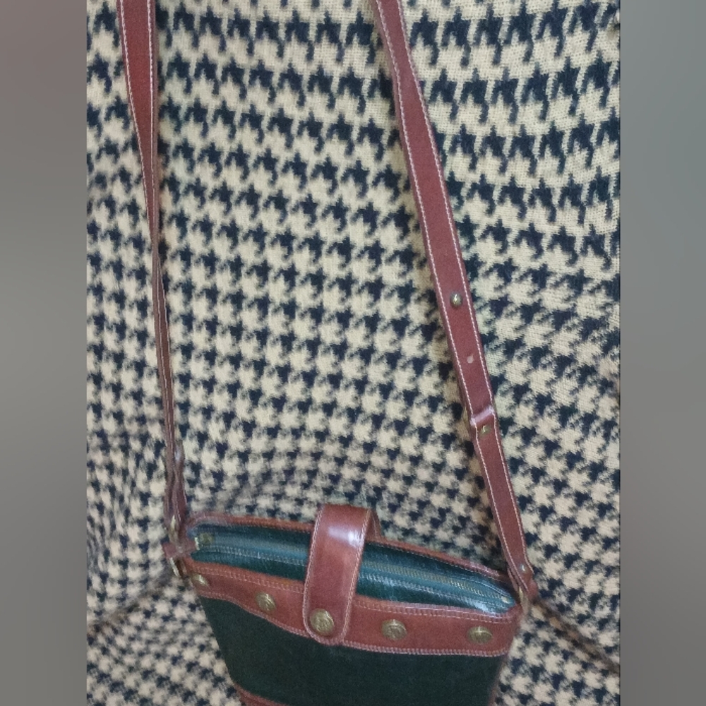 Brahimn Dartmouth Massachusetts Crossbody - Picture 9 of 14